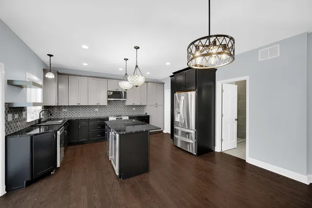 $499,000 | 6532 West 112th Street, Worth, IL 60482