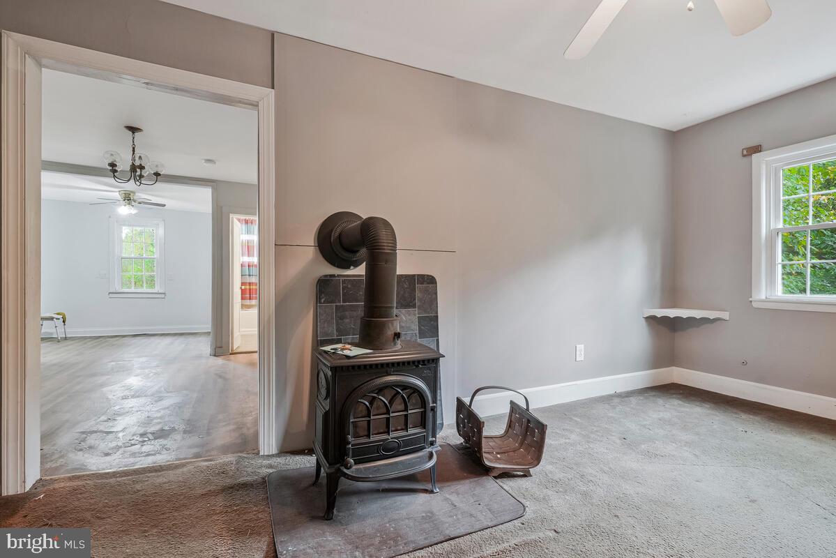 38888 Reeves Road Mechanicsville, MD 20659 - Photo 35 of 50 a room with furniture and a window