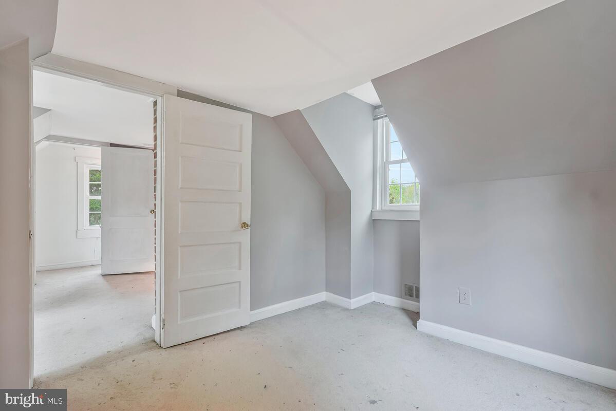 38888 Reeves Road Mechanicsville, MD 20659 - Photo 40 of 50 an empty room with windows