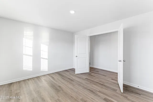 $360,360 | 624 South Squires Run Lane, Richlands, NC 28574