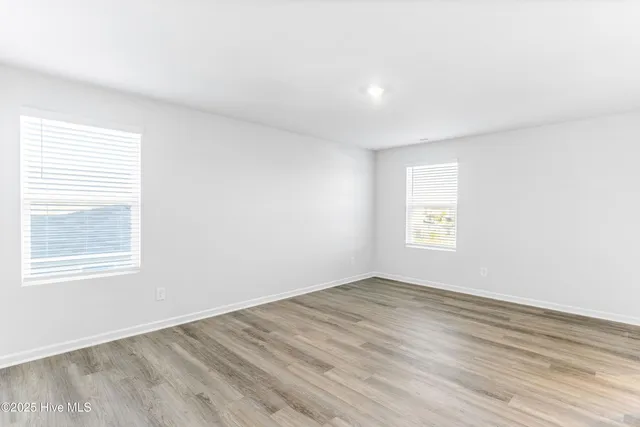 $360,360 | 624 South Squires Run Lane, Richlands, NC 28574