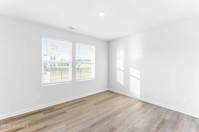 $360,360 | 624 South Squires Run Lane, Richlands, NC 28574