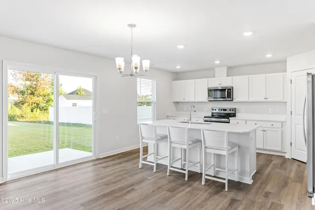 $360,360 | 624 South Squires Run Lane, Richlands, NC 28574