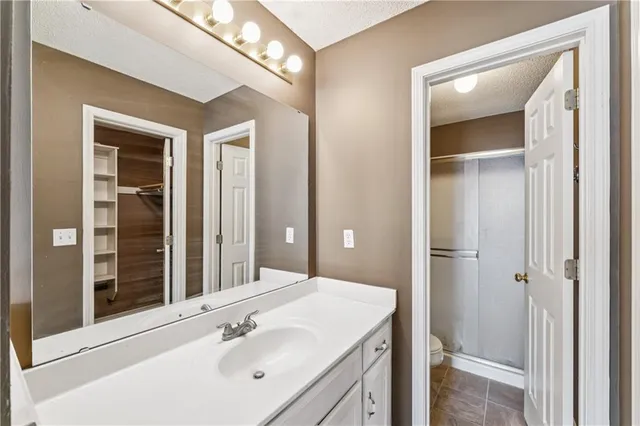 $235,000 | 703 Northeast Swann Circle, Lee's Summit, MO 64086