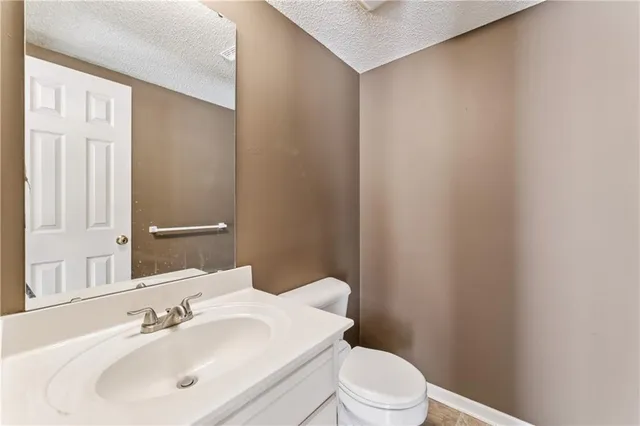 $235,000 | 703 Northeast Swann Circle, Lee's Summit, MO 64086