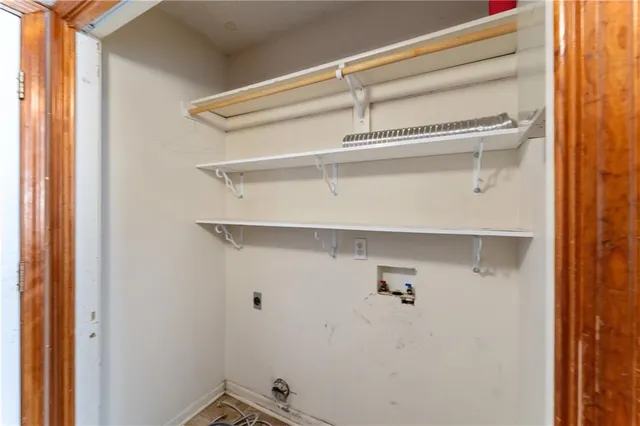 $235,000 | 703 Northeast Swann Circle, Lee's Summit, MO 64086