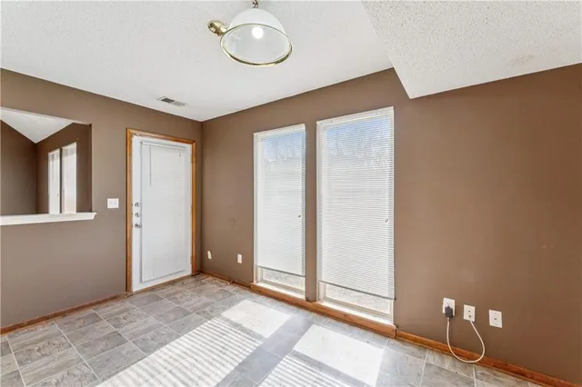 $235,000 | 703 Northeast Swann Circle, Lee's Summit, MO 64086