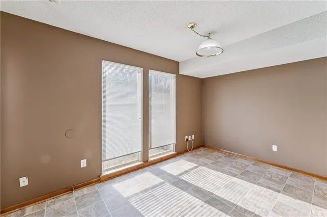 $235,000 | 703 Northeast Swann Circle, Lee's Summit, MO 64086