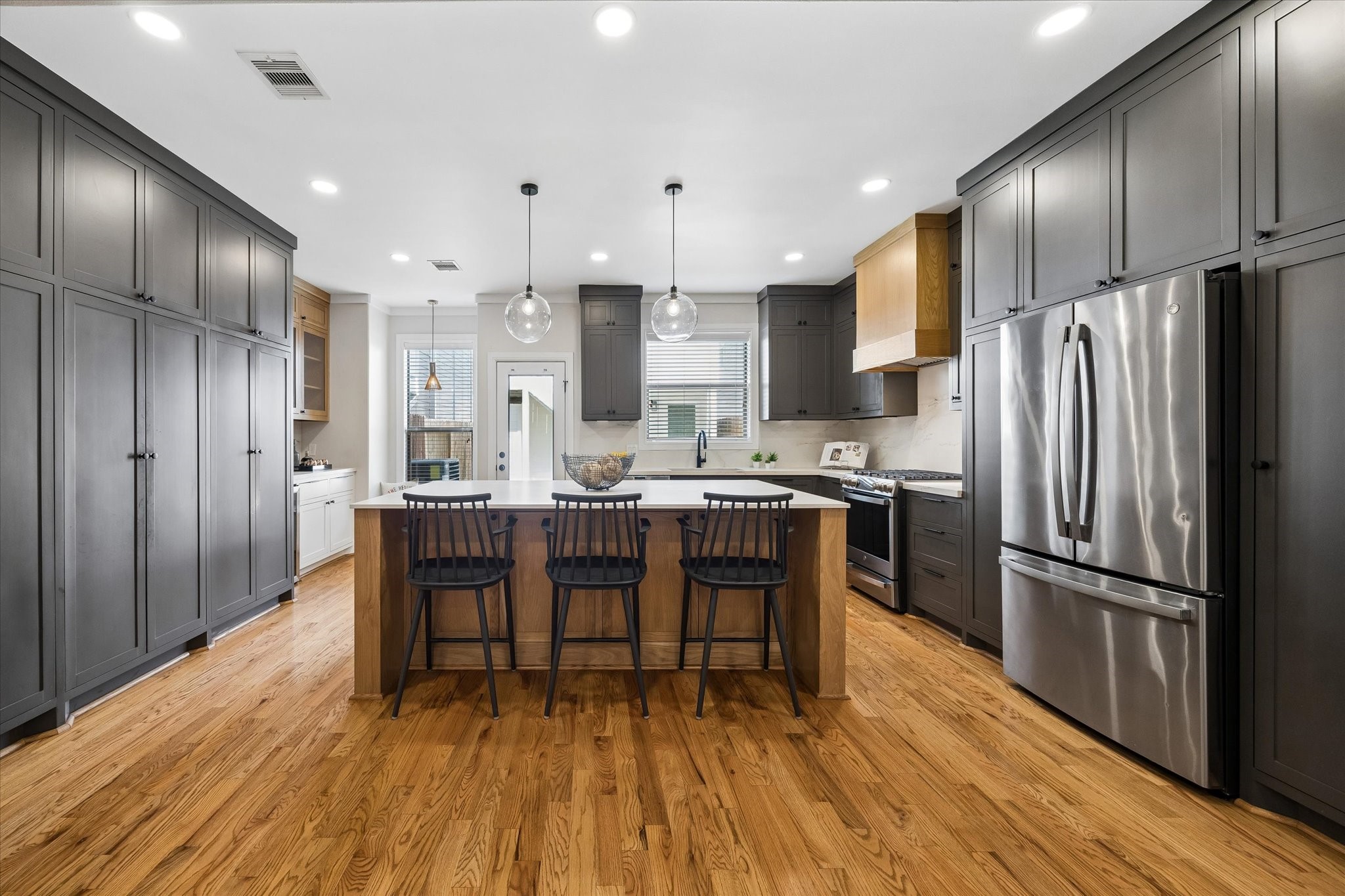 217 West 24th Street Houston, TX 77008 - Photo 12 of 37