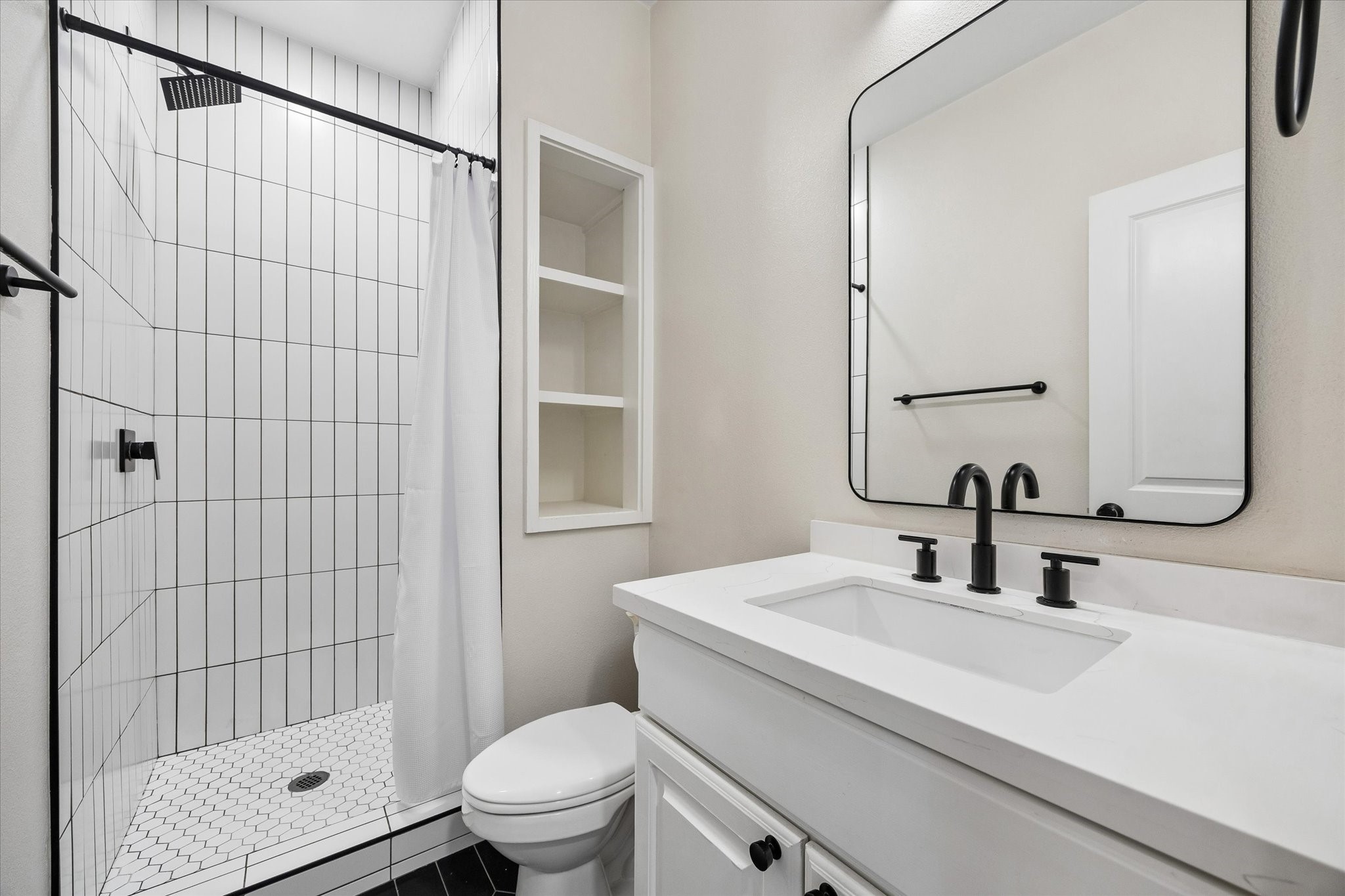 217 West 24th Street Houston, TX 77008 - Photo 30 of 37