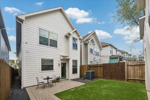 $849,000 | 217 West 24th Street, Houston, TX 77008