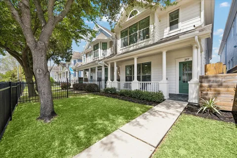 $849,000 | 217 West 24th Street, Houston, TX 77008