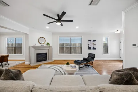 $849,000 | 217 West 24th Street, Houston, TX 77008