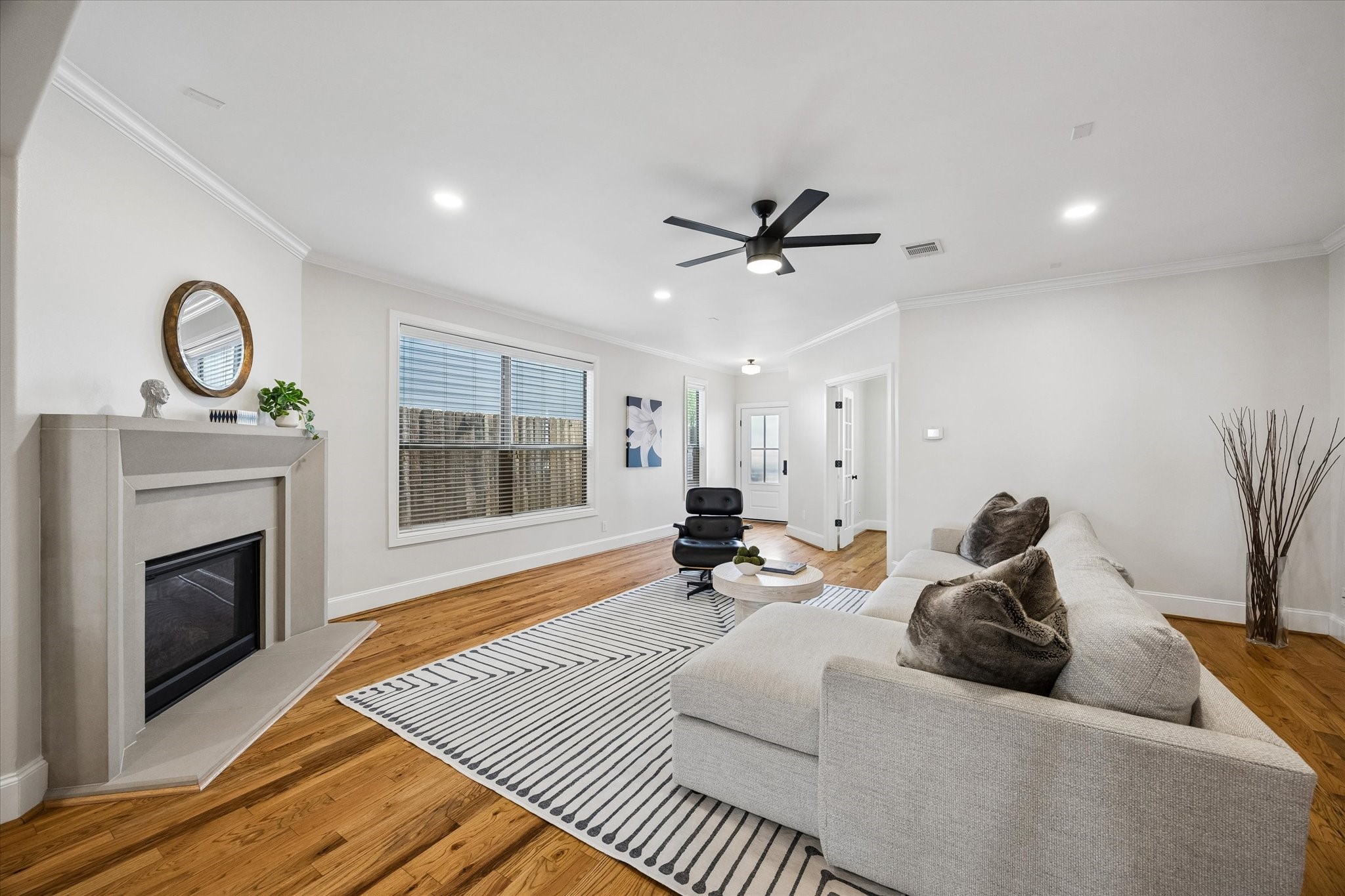 217 West 24th Street Houston, TX 77008 - Photo 7 of 37