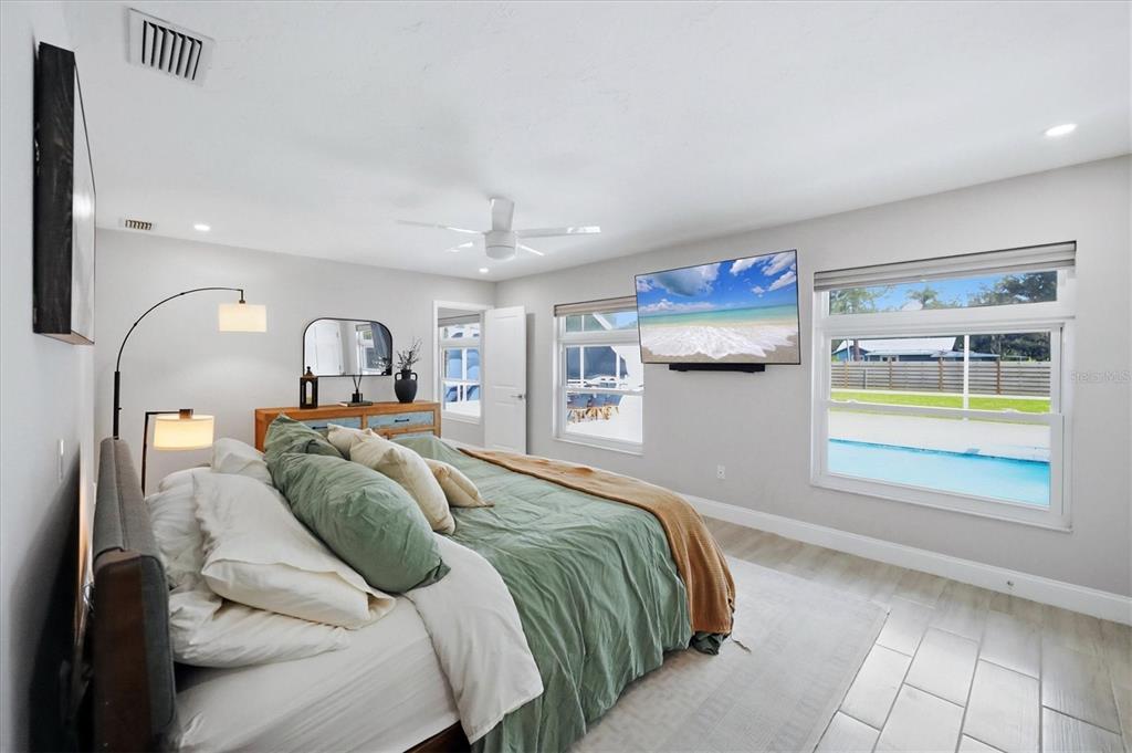 5605 Sawgrass Road Sarasota, FL 34232 - Photo 19 of 57 Gallery Image 19