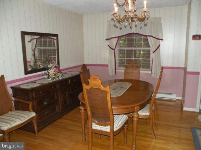 28597 Edgemere Road Easton, MD 21601 - Photo 5 of 19 Dining Room