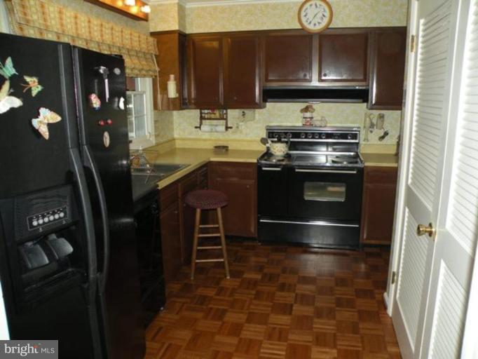 28597 Edgemere Road Easton, MD 21601 - Photo 8 of 19 Kitchen from family room