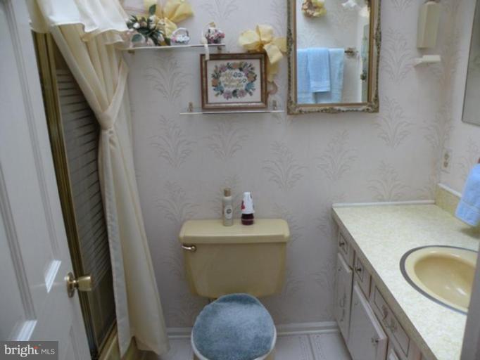 28597 Edgemere Road Easton, MD 21601 - Photo 10 of 19 Bathroom
