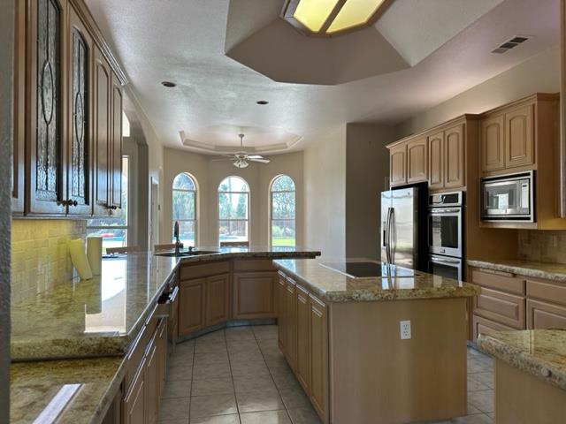 4167 West Fallon Avenue Fresno, CA 93722 - Photo 6 of 28