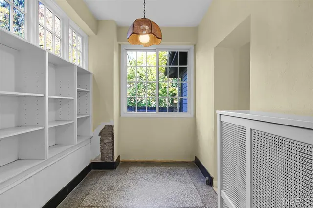 $450,000 | 409 Westgate Avenue, University City, MO 63130