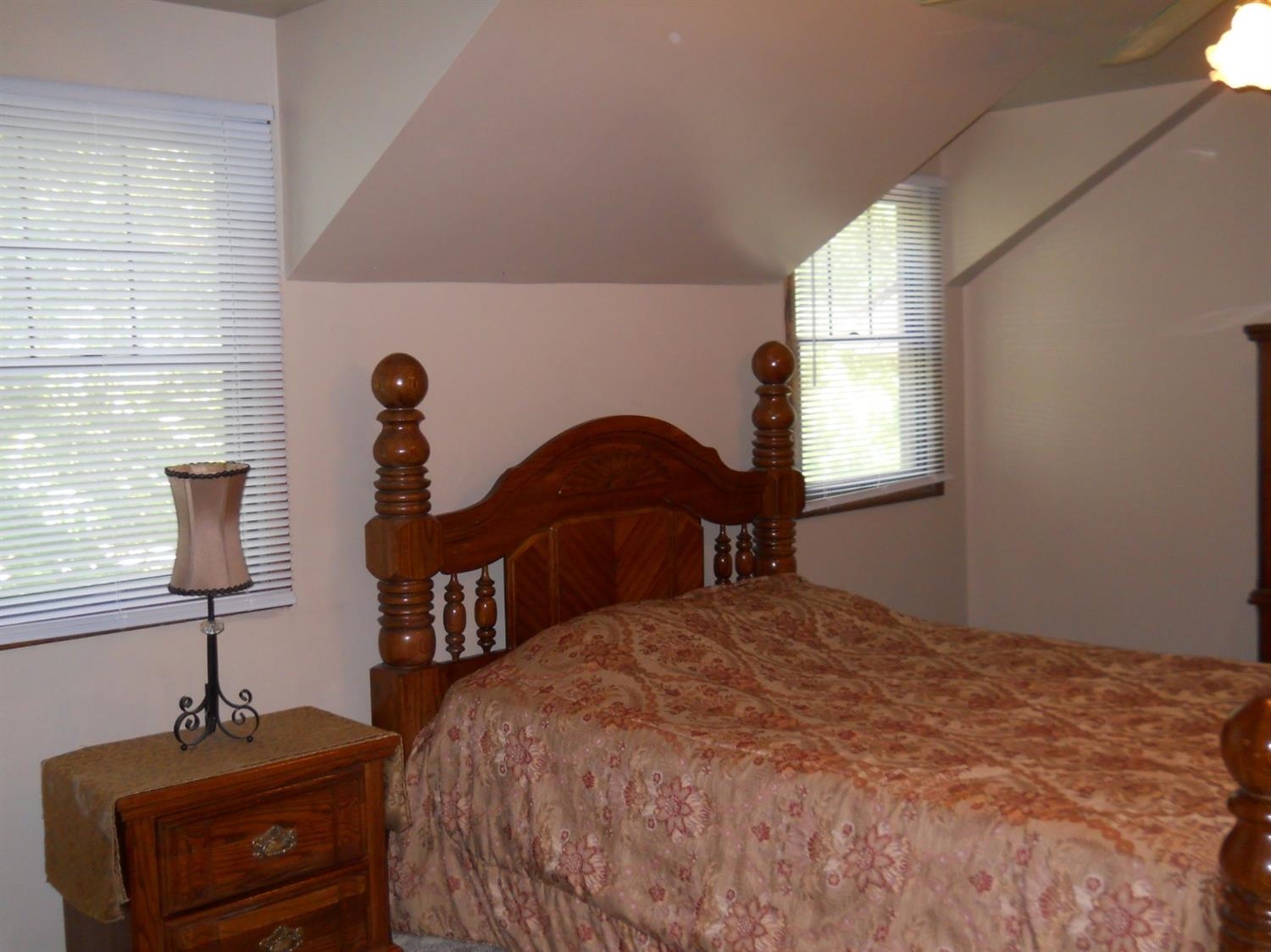 9841 West Rustic Drive Demotte, IN 46310 - Photo 14 of 32 1500x1124