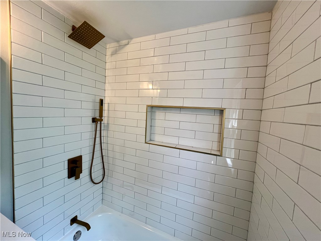 887 Yellowstone Road Cleveland Heights, OH 44121 - Photo 15 of 35 Bathroom with shower combination