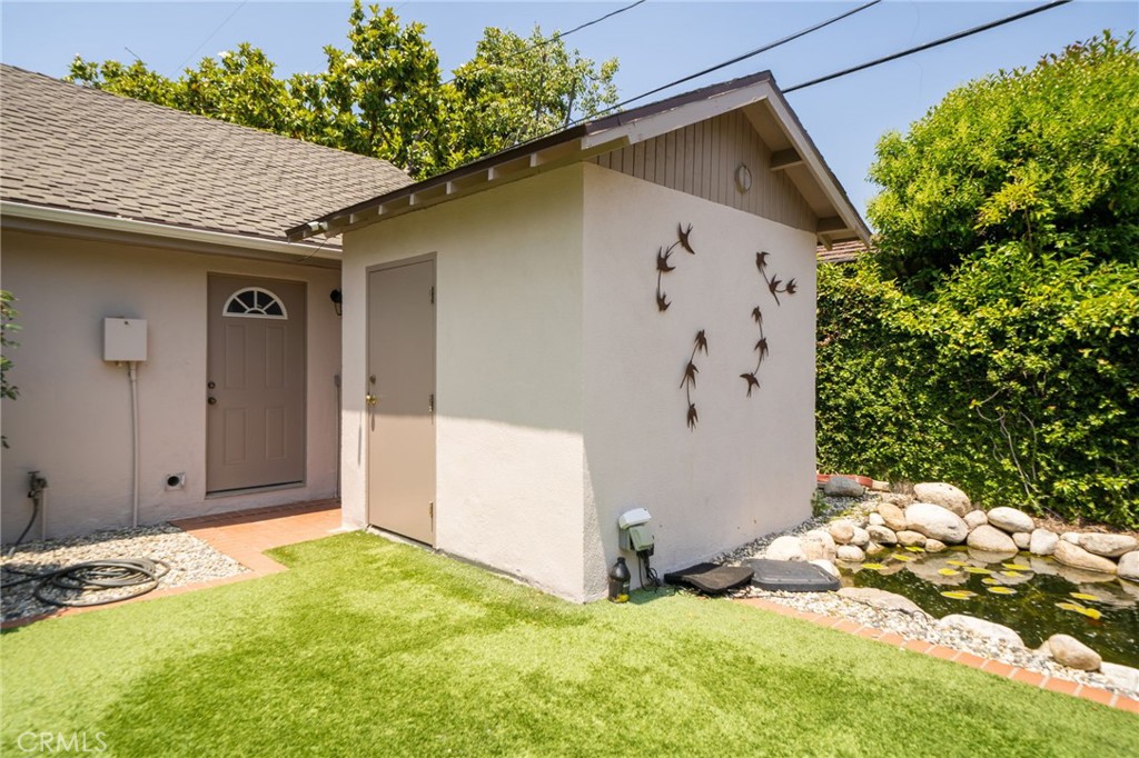 3343 San Pasqual Street Pasadena, CA 91107 - Photo 36 of 45 a backyard of a house