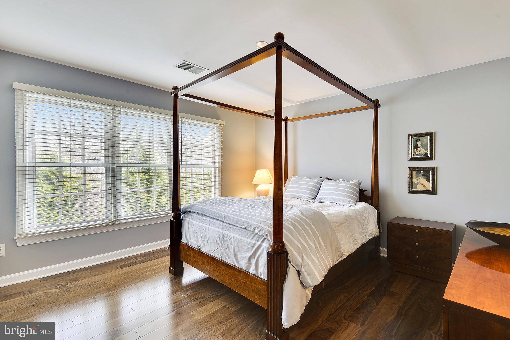7059 Balmoral Forest Road Clifton, VA 20124 - Photo 22 of 30 Second level bedroom with Jack & Jill Bath