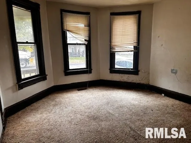 $29,900 | 507 South Prairie Street, Jacksonville, IL 62650