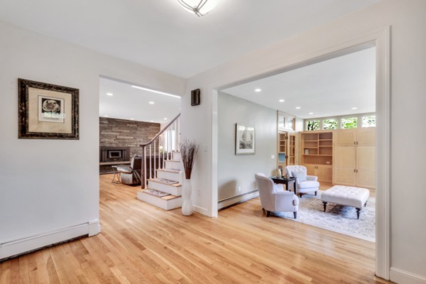 728 Salem End Road Framingham, MA 01702 - Photo 3 of 28
