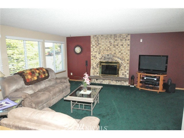 14431 Southeast 194th Street Renton, WA 98058 - Photo 3 of 15 Gallery Image 3