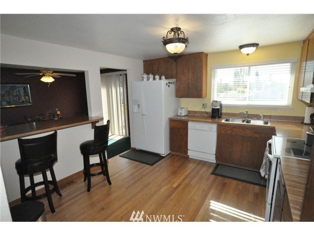 14431 Southeast 194th Street Renton, WA 98058 - Photo 6 of 15 Gallery Image 6