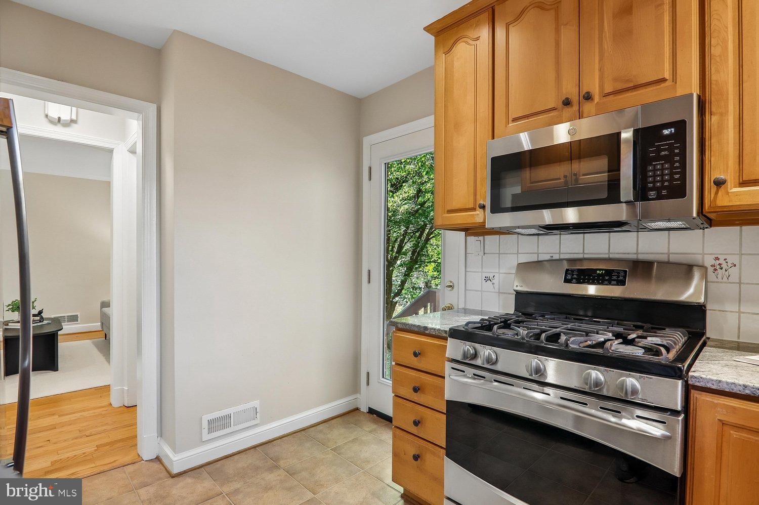 4622 Woodfield Road Bethesda, MD 20814 - Photo 18 of 75 Kitchen