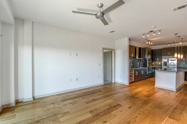 $2,900 | 3600 South Lamar Boulevard, Unit 405, Austin, TX 78704