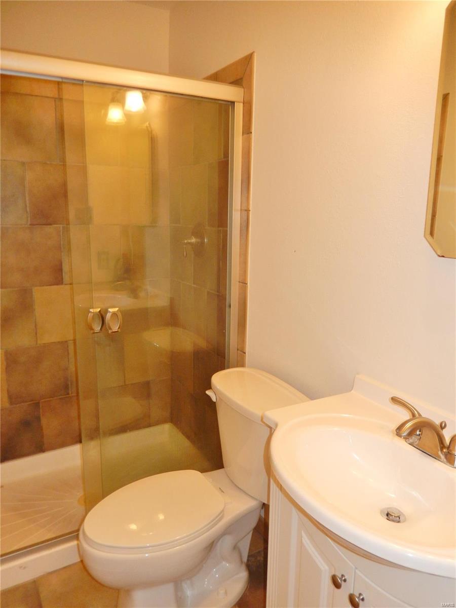 221 Braeshire Drive, Unit A Ballwin, MO 63021 - Photo 11 of 18