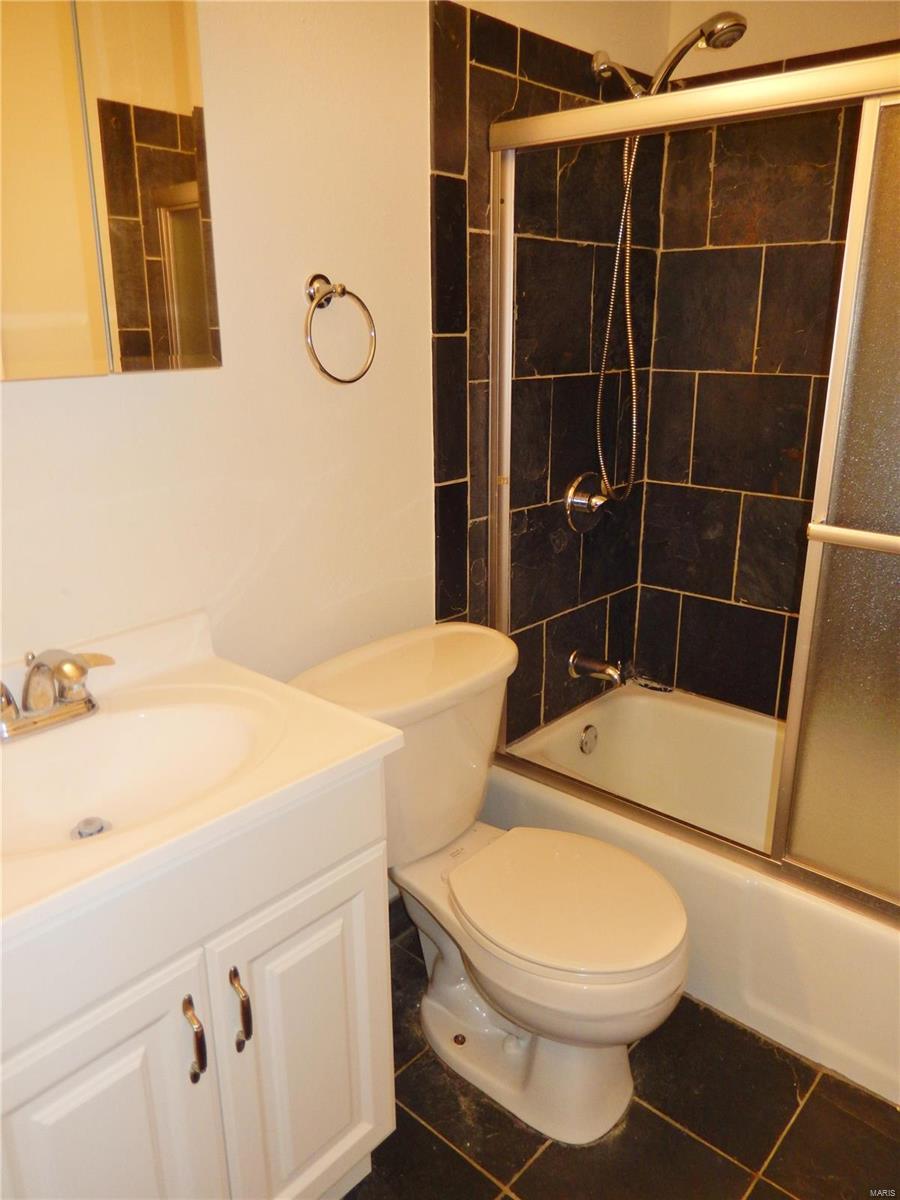 221 Braeshire Drive, Unit A Ballwin, MO 63021 - Photo 14 of 18