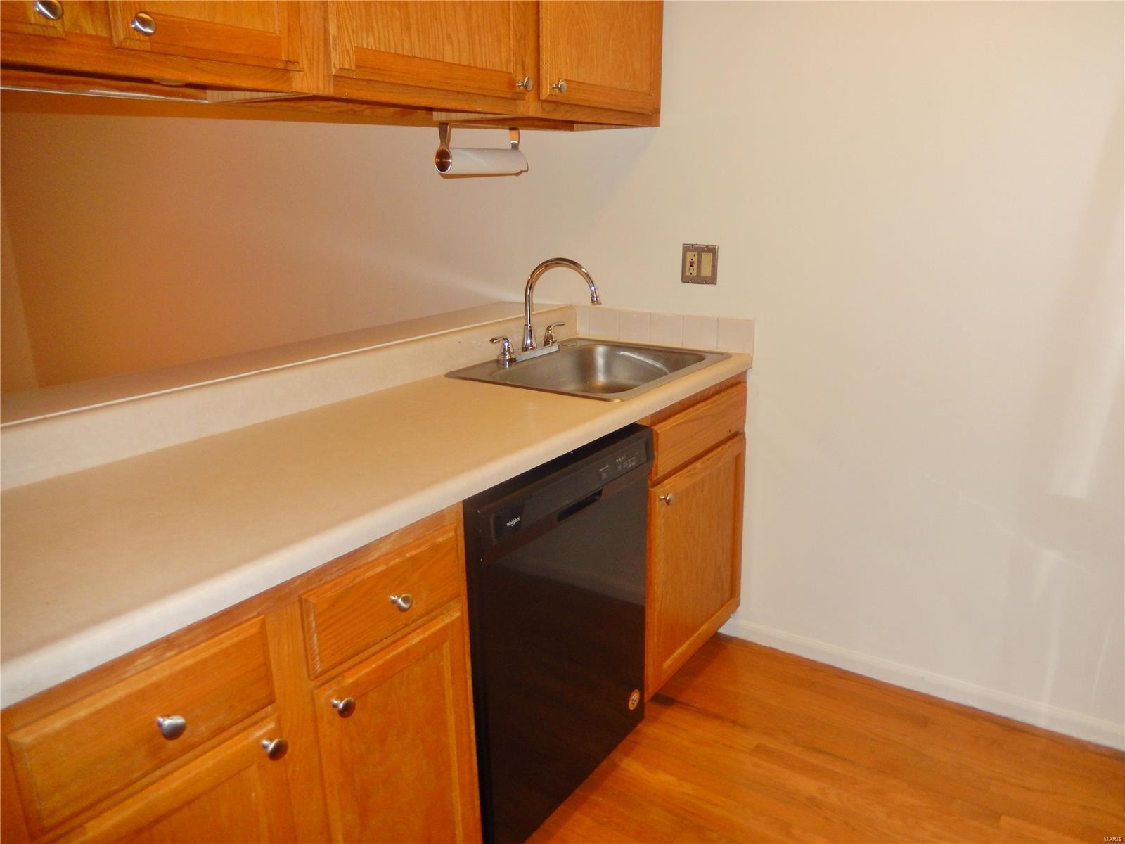 221 Braeshire Drive, Unit A Ballwin, MO 63021 - Photo 6 of 18