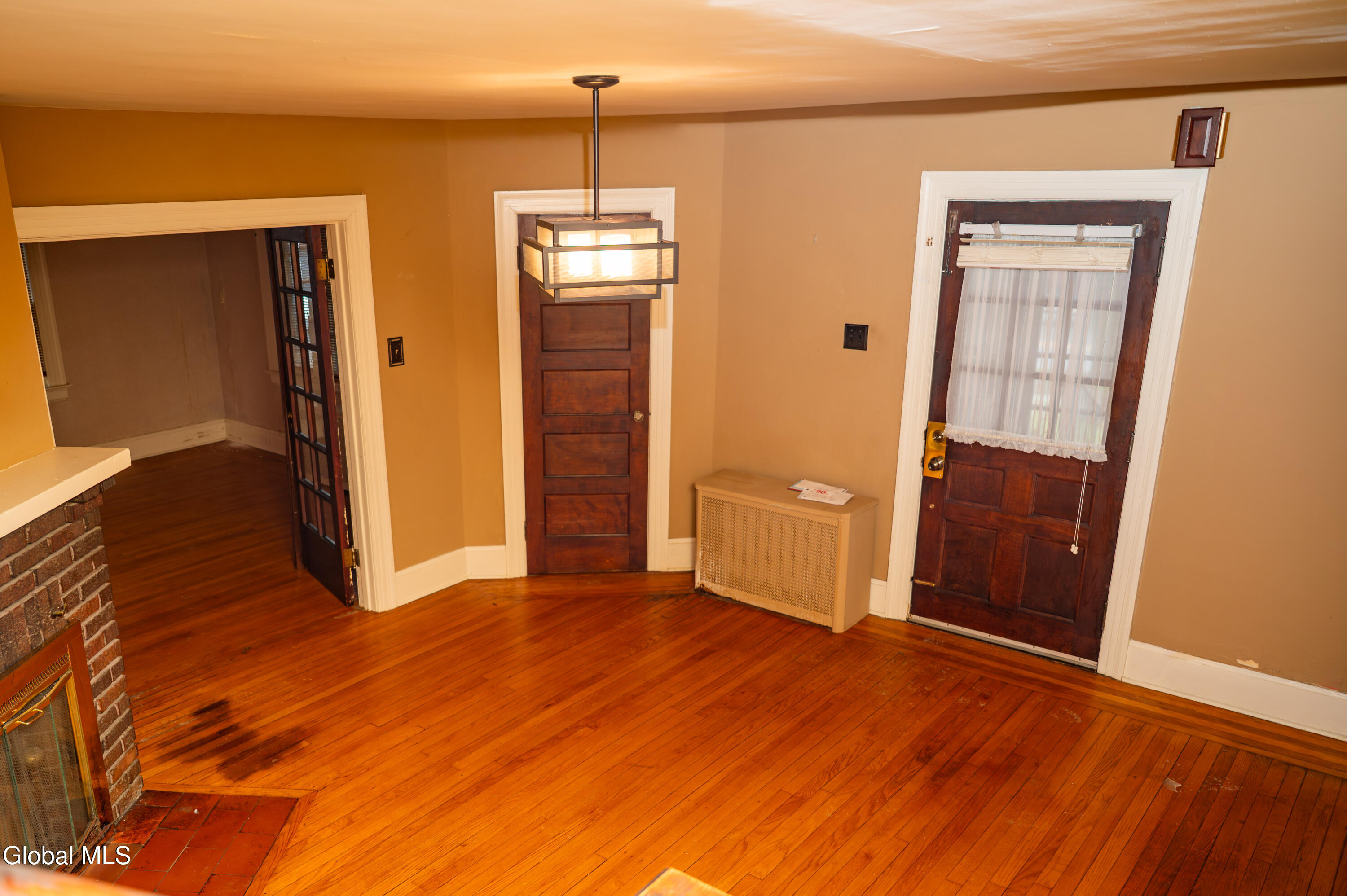 1347 Union Street Schenectady, NY 12308 - Photo 3 of 17 Z62_3782