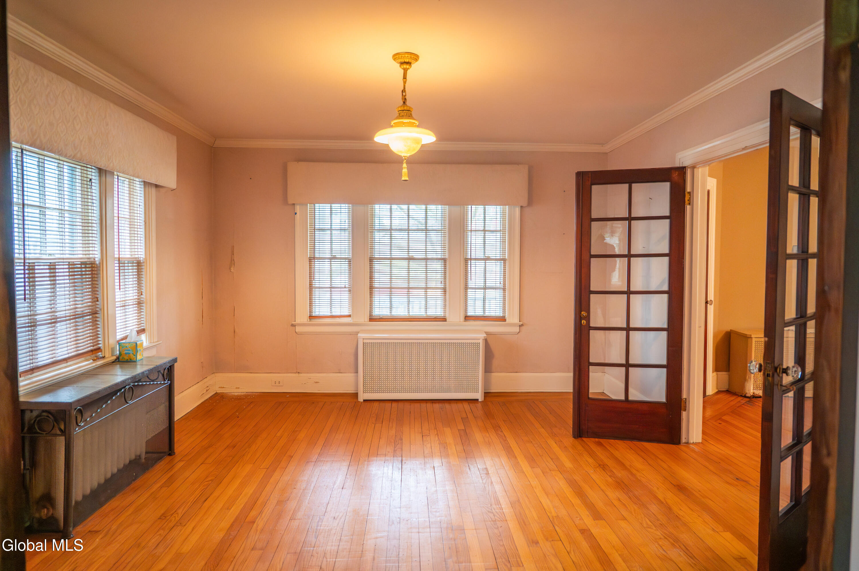 1347 Union Street Schenectady, NY 12308 - Photo 5 of 17 Z62_3734