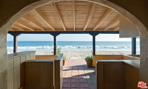 $2,000,000 | 21400 Rambla Vista, Malibu, CA 90265