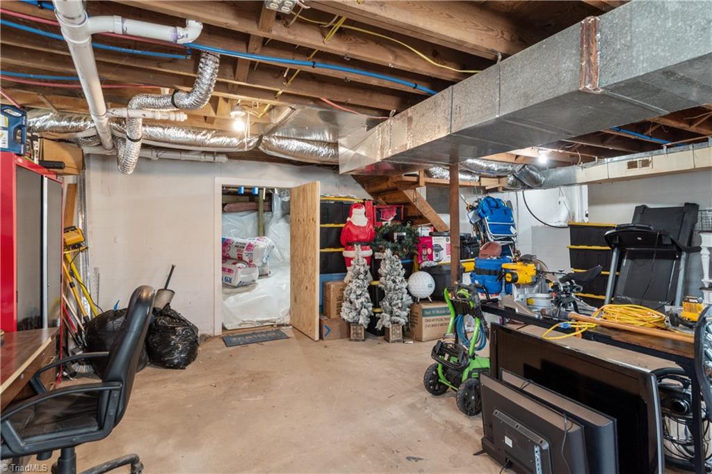 379 Pat Nixon Road State Road, NC 28676 - Photo 28 of 36