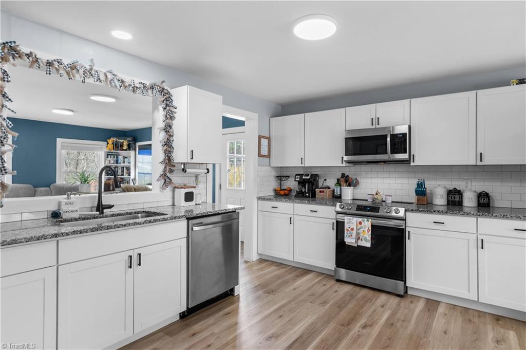 379 Pat Nixon Road State Road, NC 28676 - Photo 10 of 36