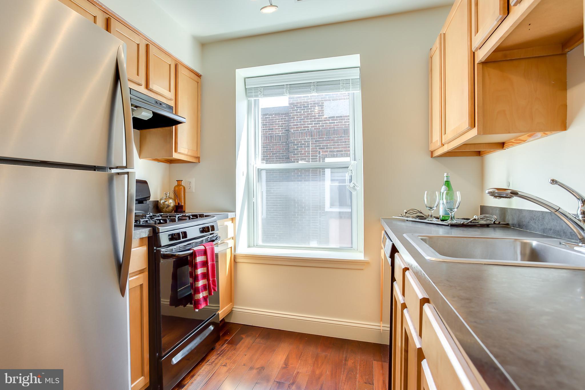 1441 Spring Road Northwest, Unit 301 Washington, DC 20010 - Photo 5 of 27 Kitchen