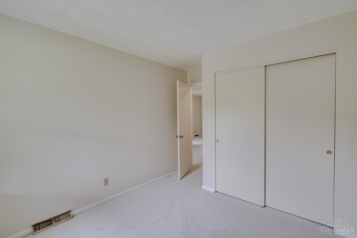 6584 Taylor Road Cincinnati, OH 45248 - Photo 26 of 35
