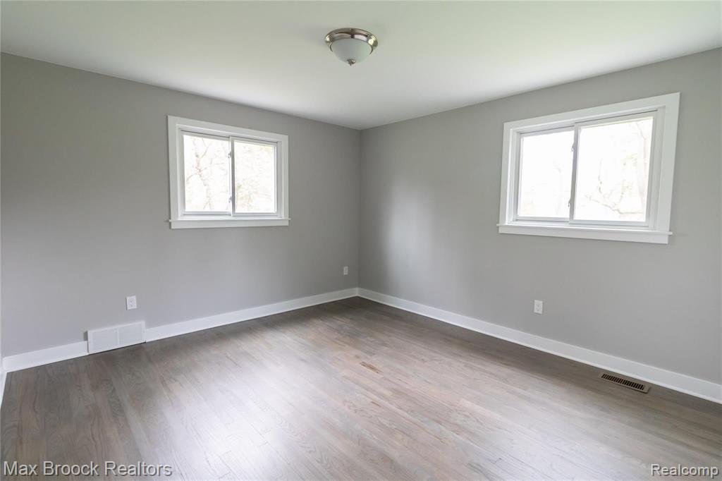 20005 Ronsdale Drive Beverly Hills, MI 48025 - Photo 21 of 35