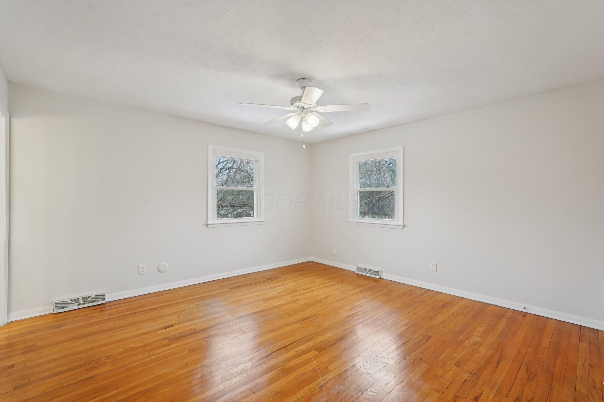 5644 Linworth Road Columbus, OH 43235 - Photo 14 of 31 32-web-or-mls-Linworth Rd-S1702-032