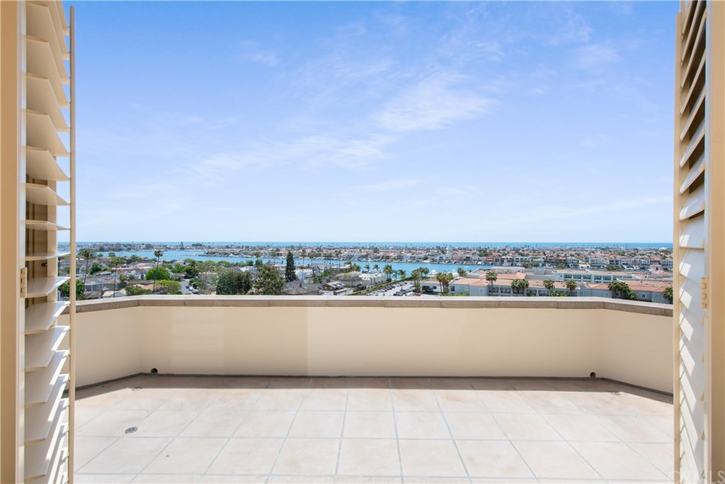 911 Kings Road Newport Beach, CA 92663 - Photo 18 of 47 a view of terrace