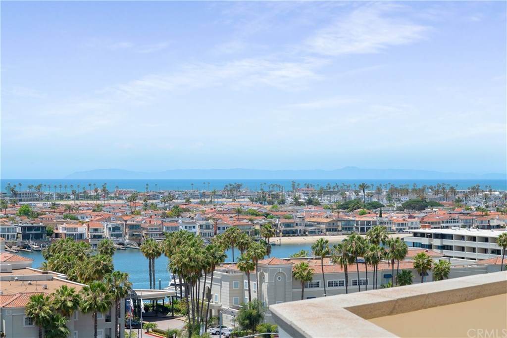 911 Kings Road Newport Beach, CA 92663 - Photo 20 of 47 a view of a city