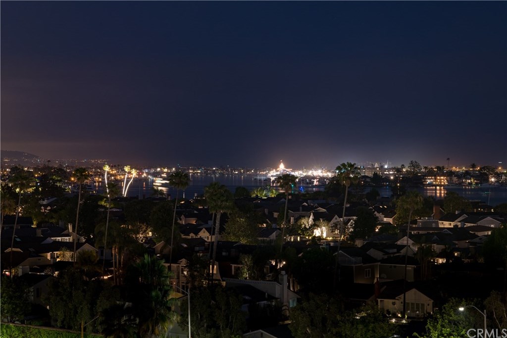 911 Kings Road Newport Beach, CA 92663 - Photo 6 of 47 a view of a city