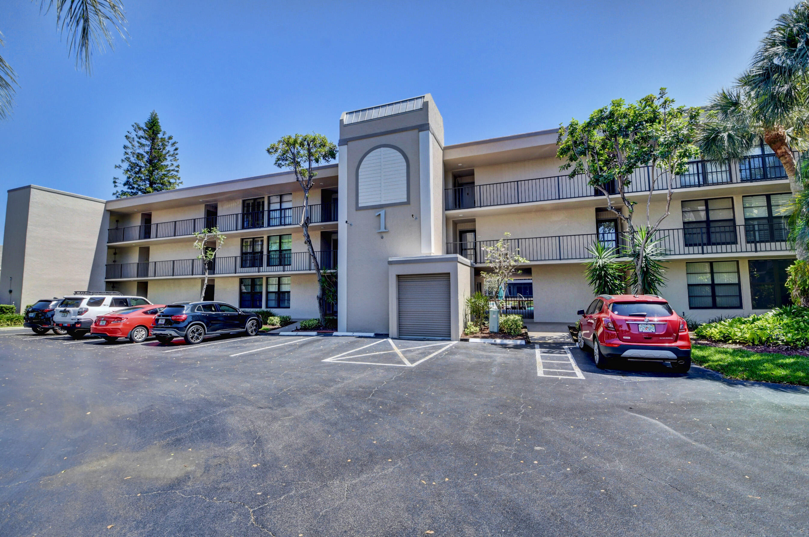 1 Royal Palm Way, Unit 201 Boca Raton, FL 33432 - Photo 34 of 50 Building 1